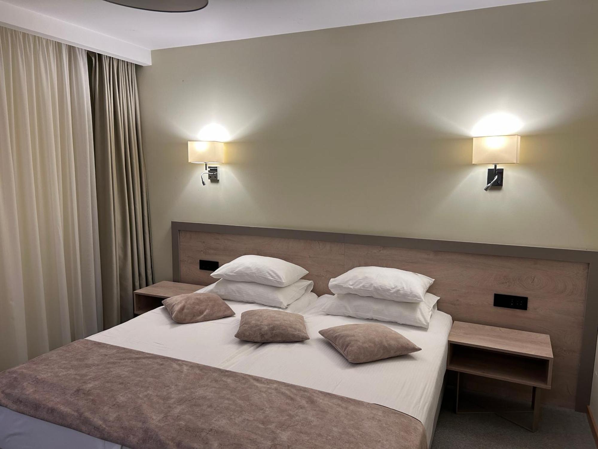 Hotel Siesta Užice Extérieur photo