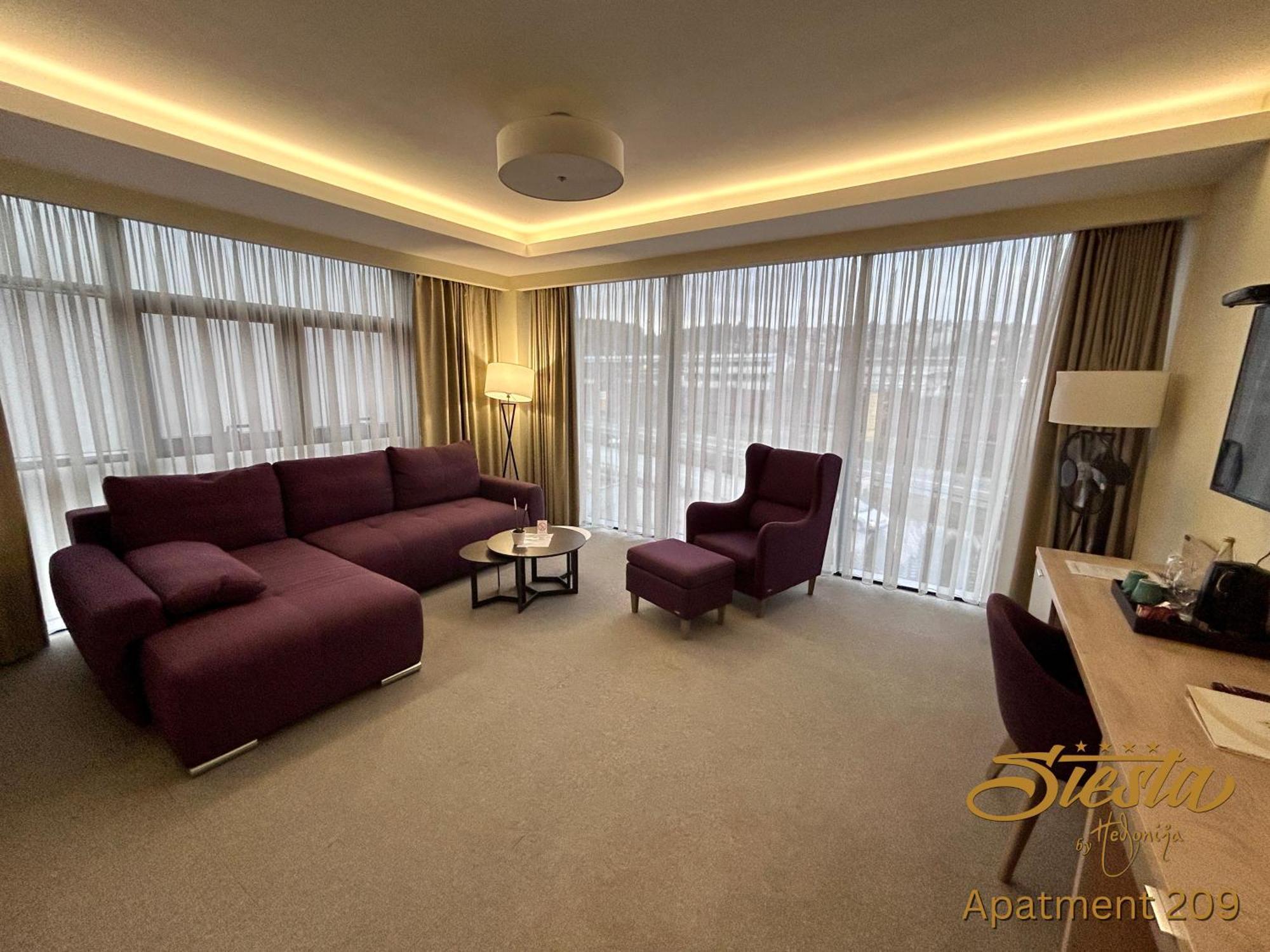 Hotel Siesta Užice Extérieur photo